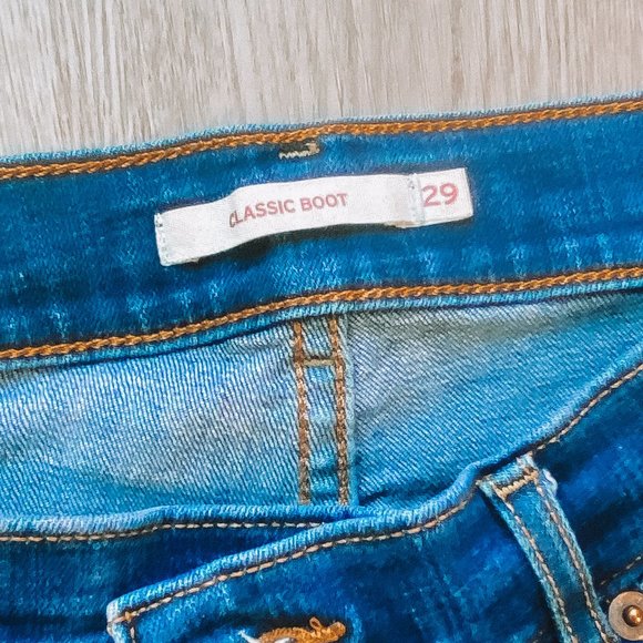 Levis Dark Wash Boot Cut - Picture 10 of 10